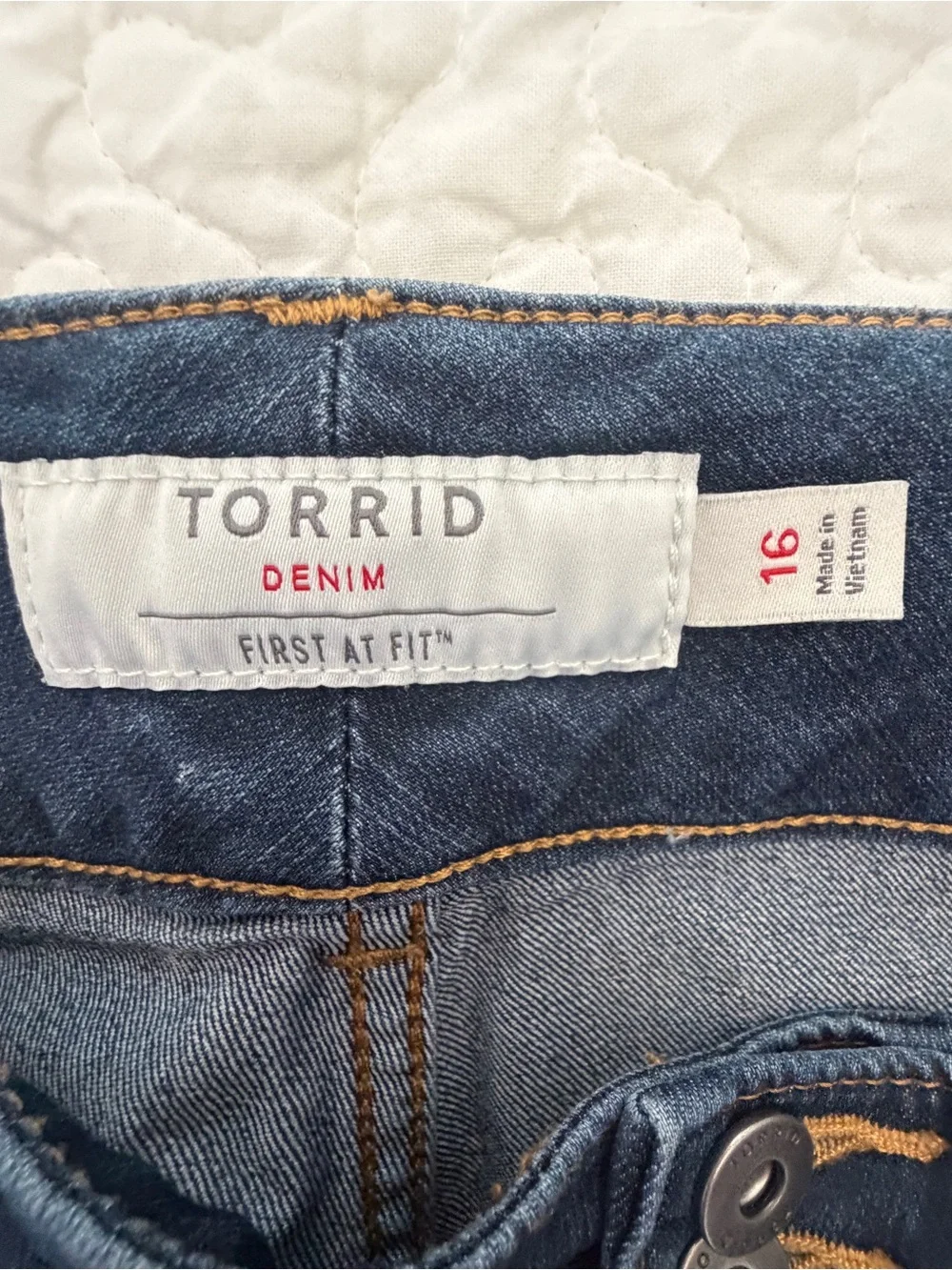 torrid Dark Blue Jeggings Crop LIKE NEW 16